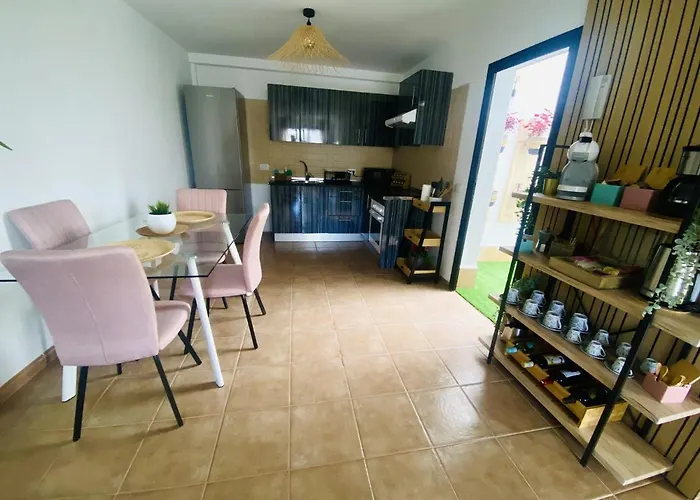 Будинок відпочинку Big House Adeje Deluxe By Deihu Experiences Адехе