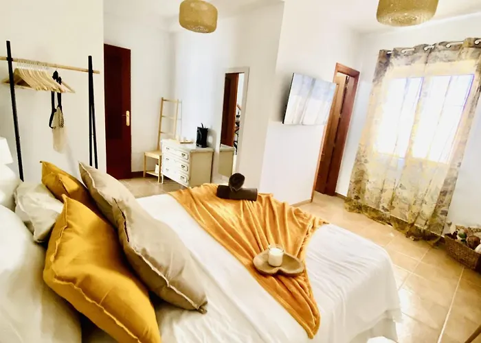 Будинок відпочинку Big House Adeje Deluxe By Deihu Experiences Адехе