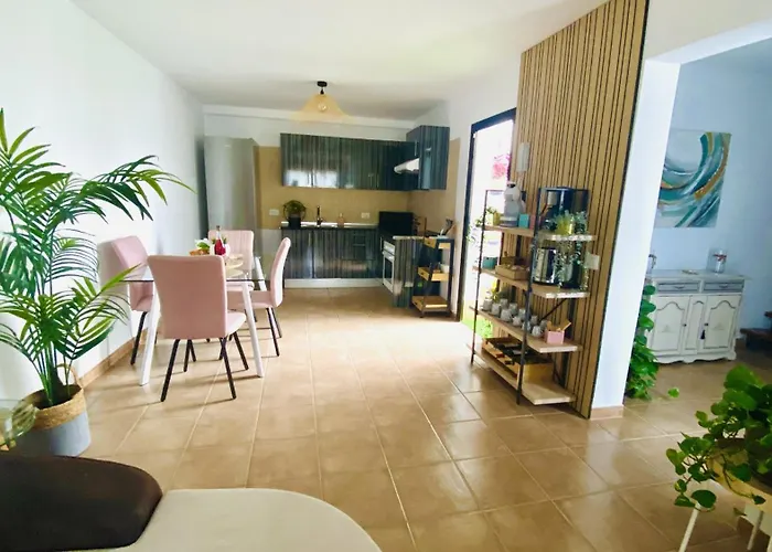 Будинок відпочинку Big House Adeje Deluxe By Deihu Experiences *